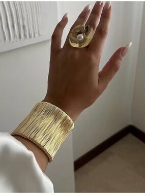 Gold Pearl Flower Ring and Fringe Cuff Bracelet Set Zara style elegant
